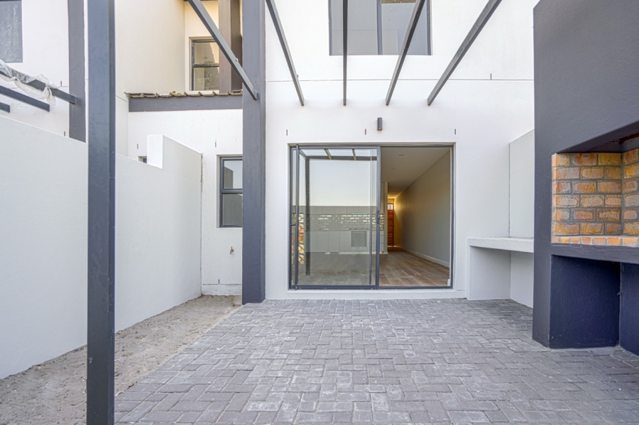 2 Bedroom Property for Sale in Sandown Western Cape